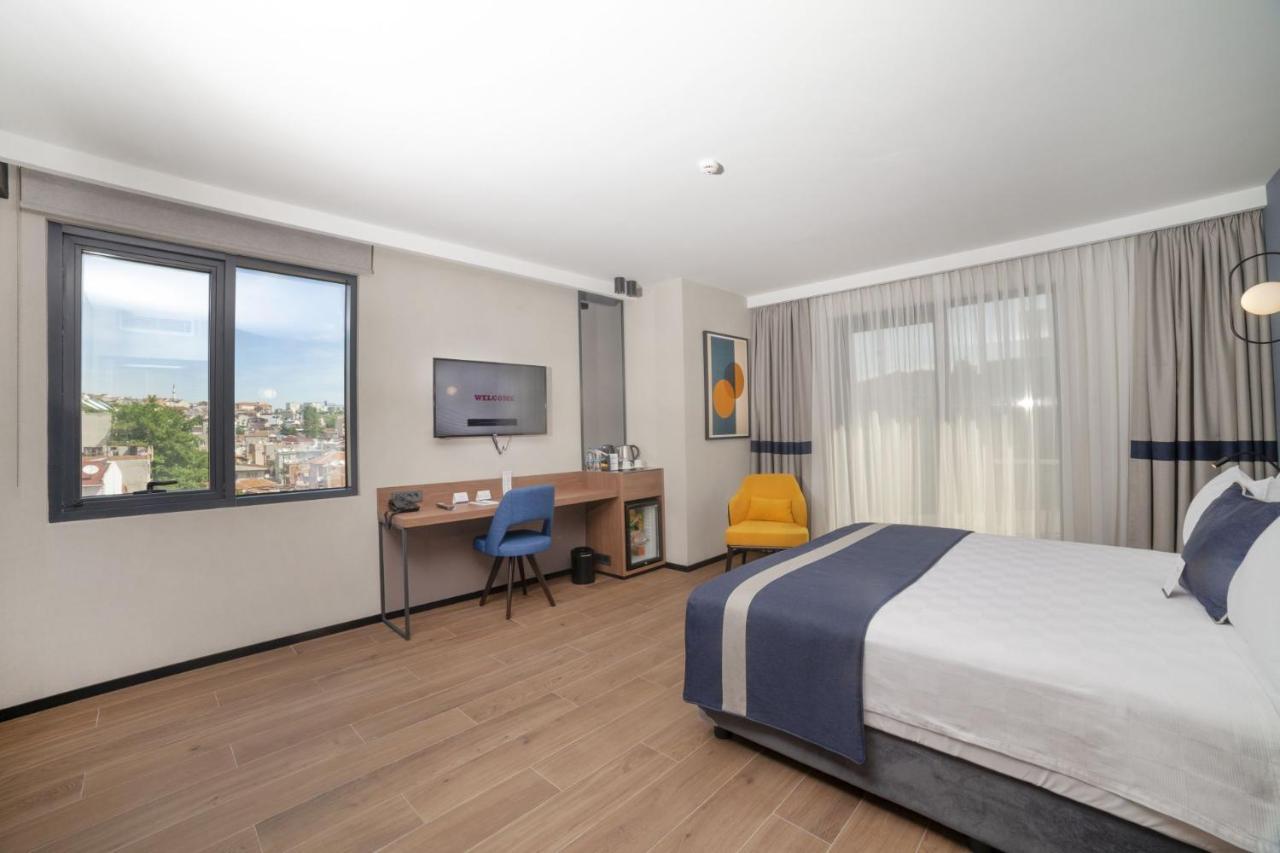 Отель Granbellahotel